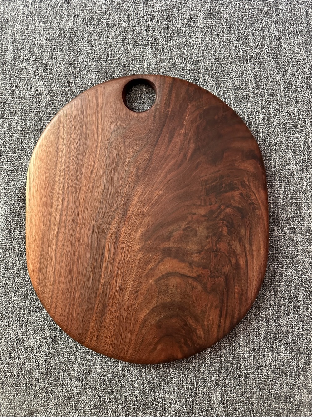 Black walnut • Handmade oval cutting board • Brand new • wooden